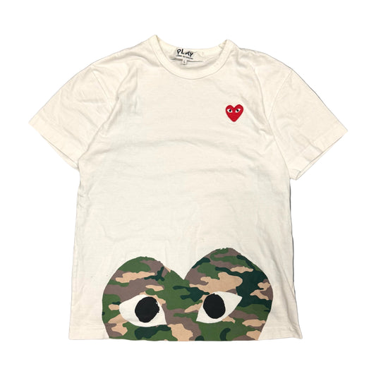 COMME DES GARÇONS PLAY CAMO HEART GRAPHIC TEE (L)